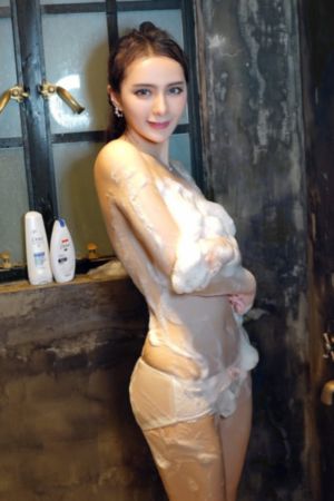 迪拜女孩电影_BD英语在线手机播放